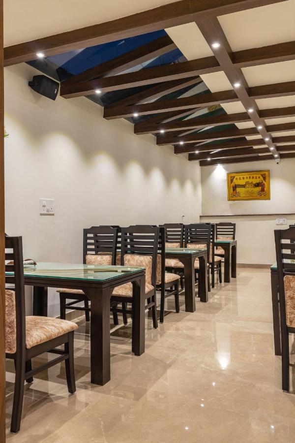 De Manora Homes - Unpretentious Hotel With A Garden , Posh Area Ranjit Avenue Amritsar Exteriör bild